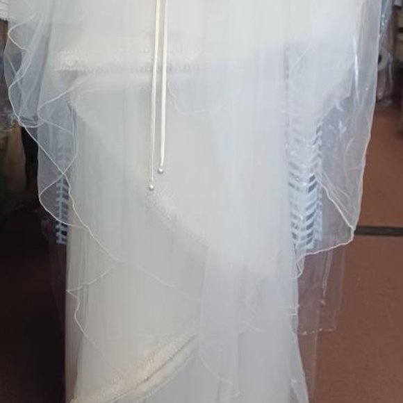 Priscilla of Boston Wedding Gown, - Picture 3 of 7